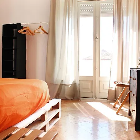Watermark Surf House Espinho إسبِنو